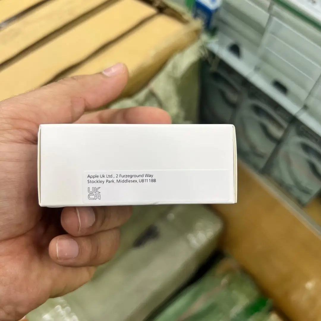 Apple 20W USB-C Power Adapter (UK 3-Pin) 8